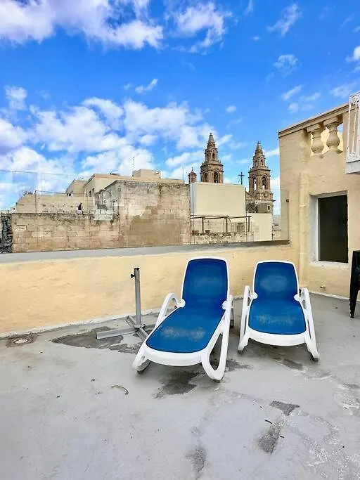 Charming Townhouse With Rooftop Sliema Apartment