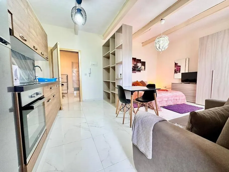 Charming Townhouse With Rooftop Sliema 0*,  Malta