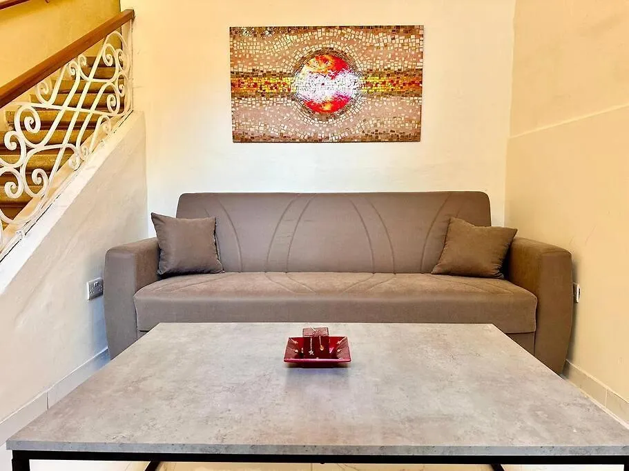 Charming Townhouse With Rooftop Sliema Apartment